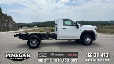 2026 GMC Sierra 3500 HD Chassis Cab Pro