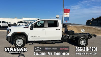 2026 GMC Sierra 3500 HD Chassis Cab Pro