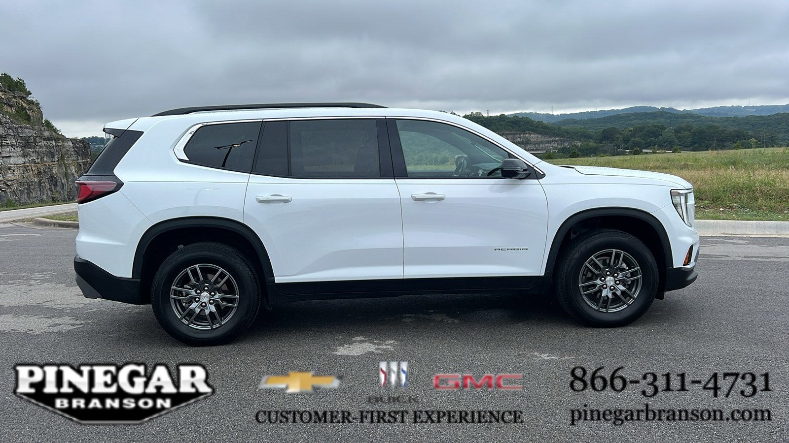2025 GMC Acadia Elevation
