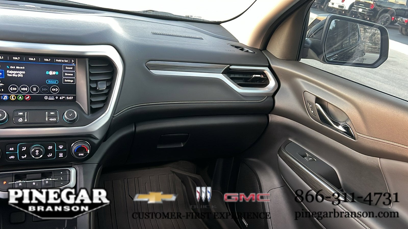 2023 GMC Acadia SLT