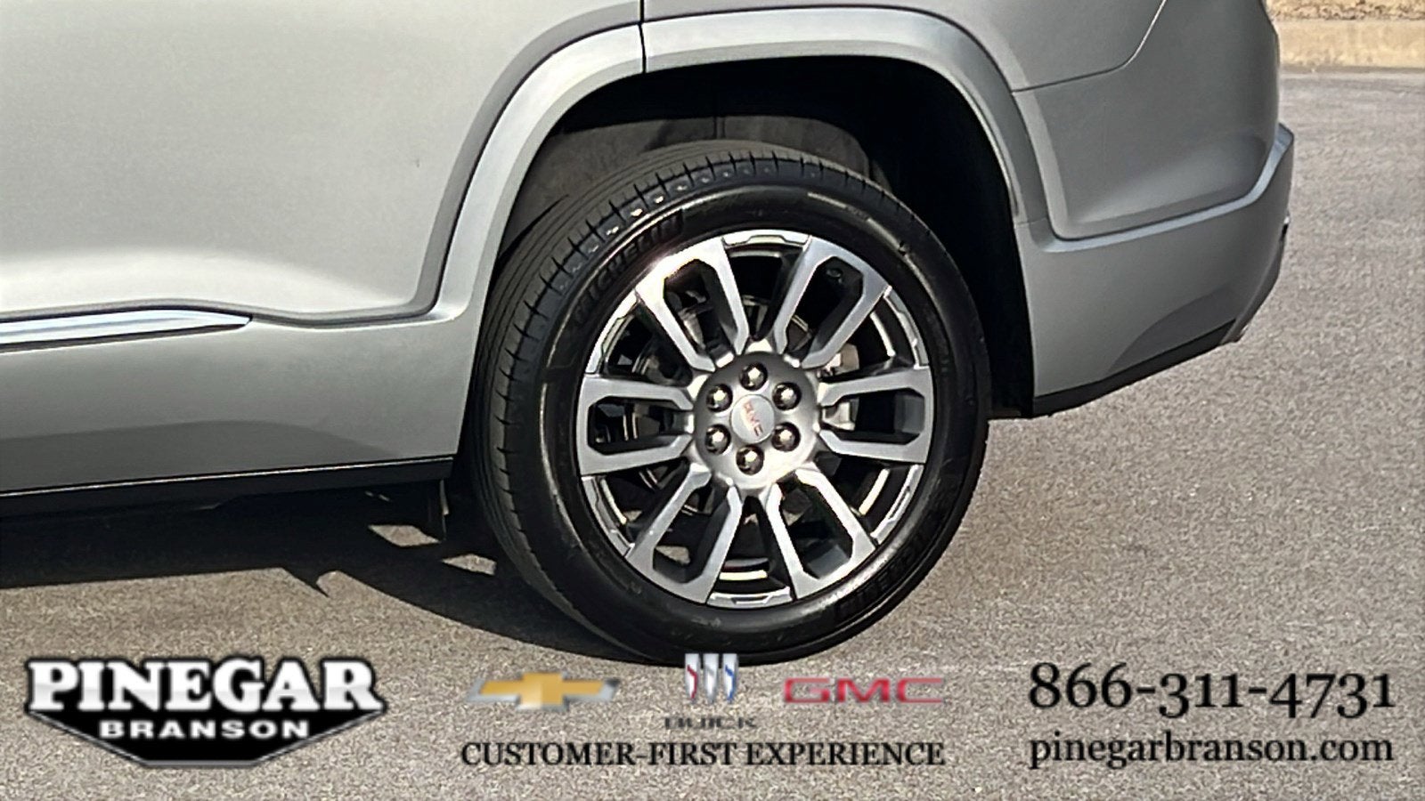 2023 GMC Acadia Denali