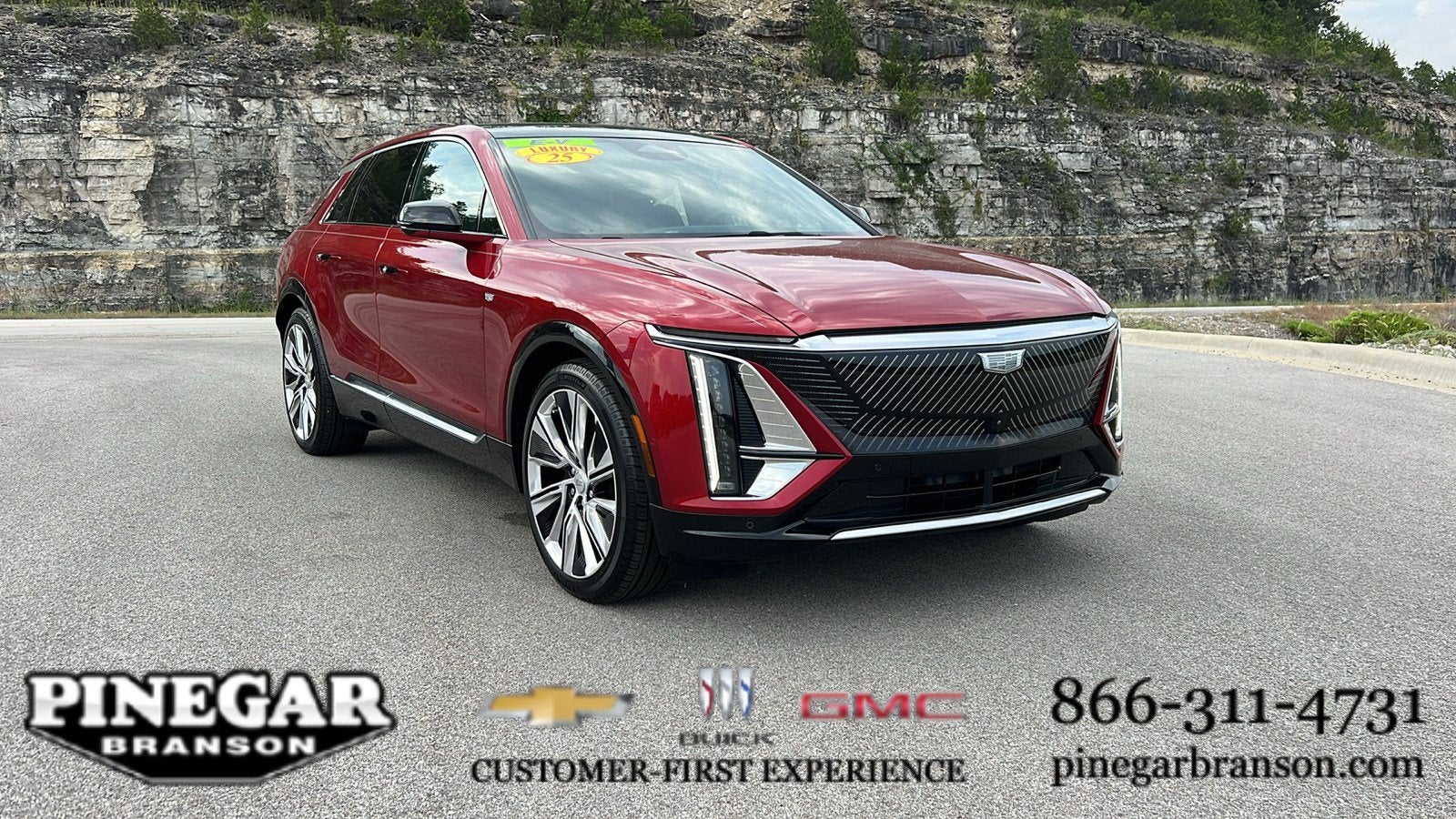 2025 Cadillac LYRIQ Luxury 3