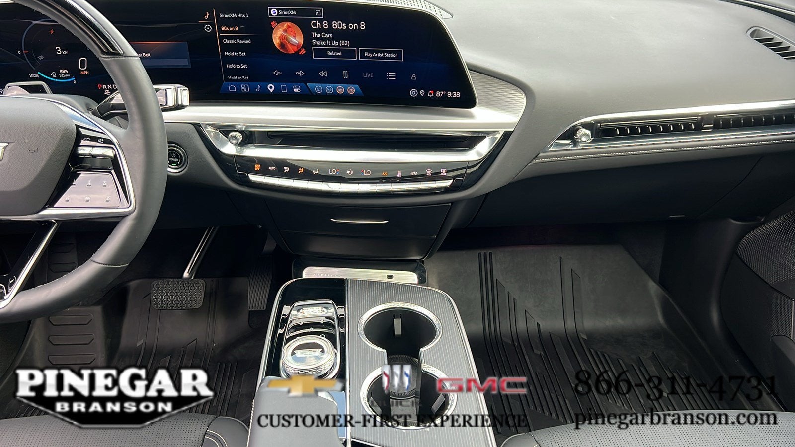 2025 Cadillac LYRIQ Luxury 3