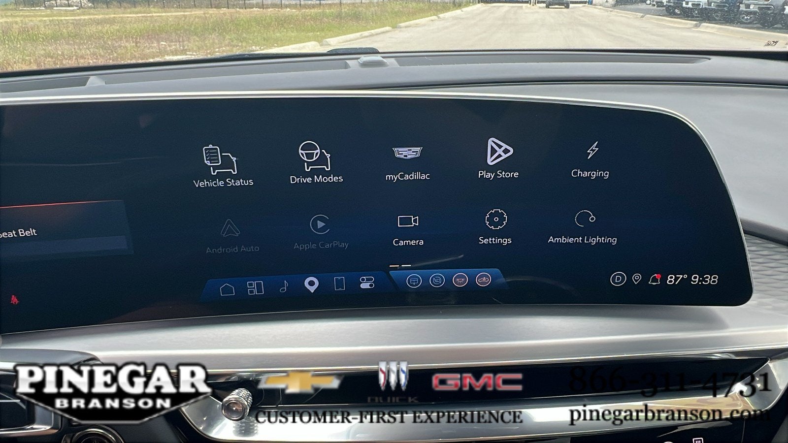 2025 Cadillac LYRIQ Luxury 3
