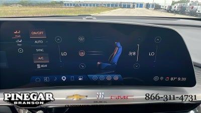 2025 Cadillac LYRIQ Luxury 3
