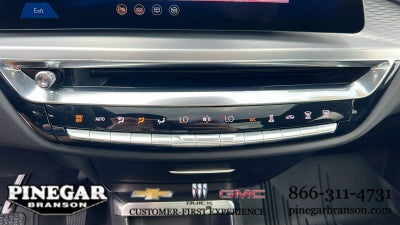 2025 Cadillac LYRIQ Luxury 3