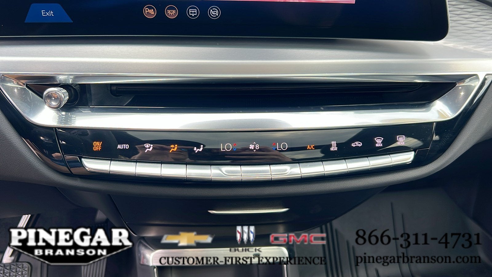 2025 Cadillac LYRIQ Luxury 3