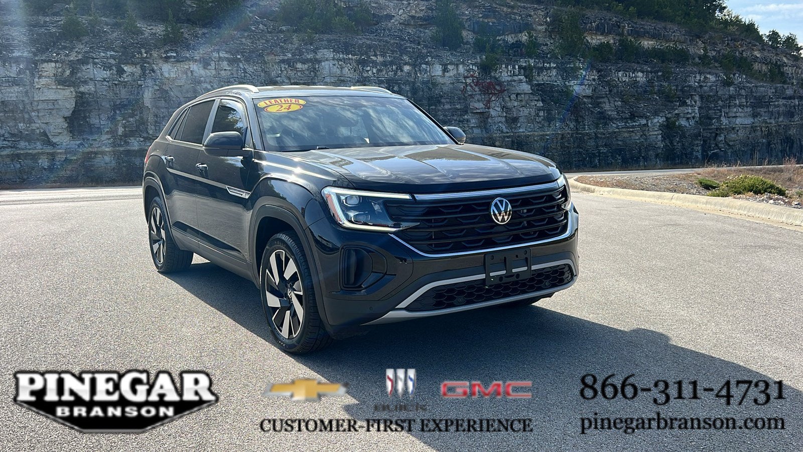 2024 Volkswagen Atlas Cross Sport 2.0T SE w/Technology