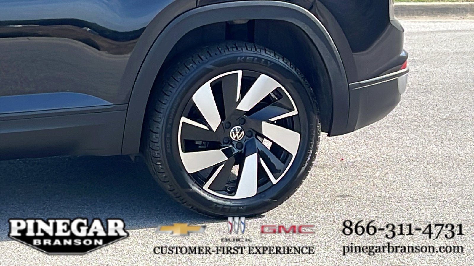 2024 Volkswagen Atlas Cross Sport 2.0T SE w/Technology