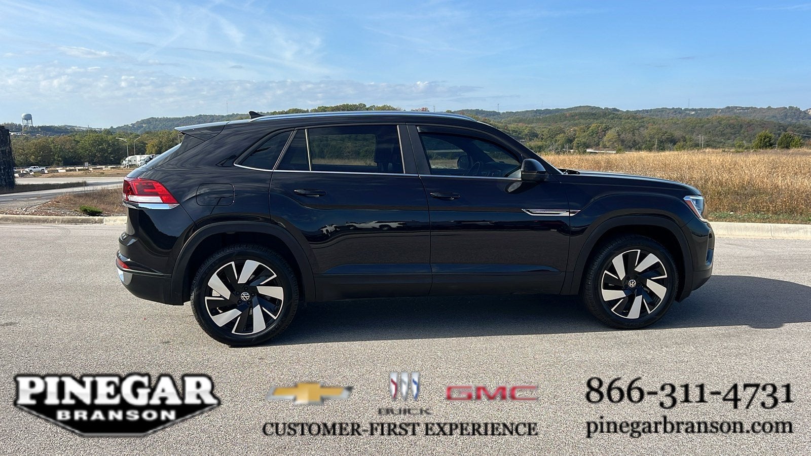 2024 Volkswagen Atlas Cross Sport 2.0T SE w/Technology