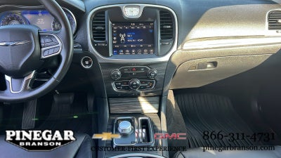 2020 Chrysler 300 Touring L