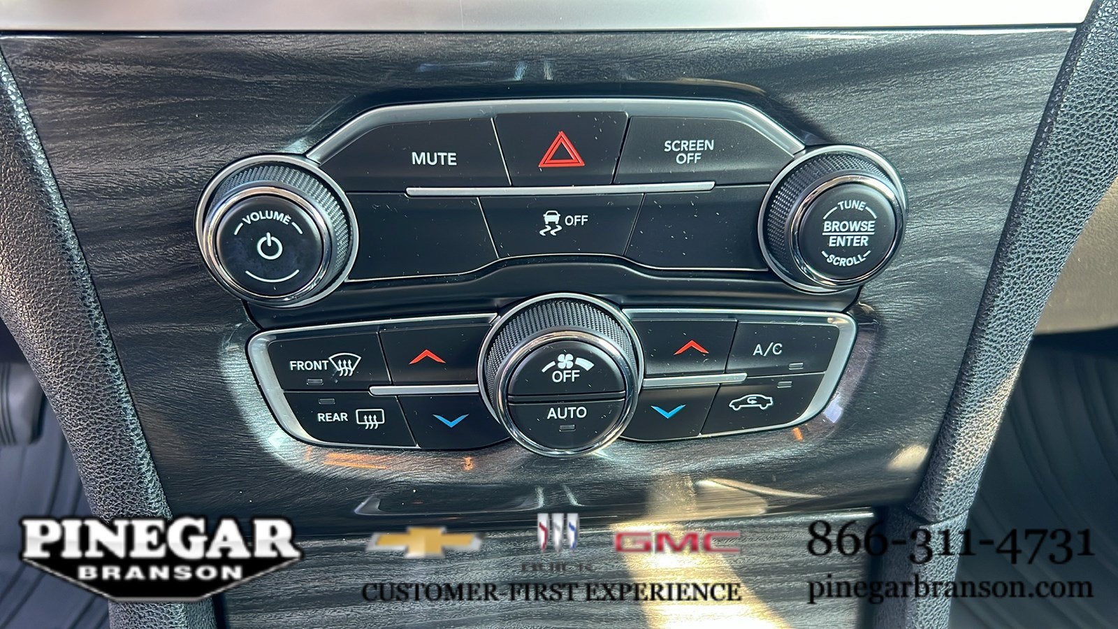 2020 Chrysler 300 Touring L