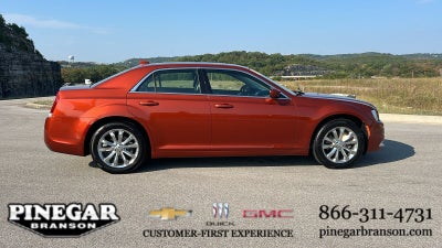 2020 Chrysler 300 Touring L