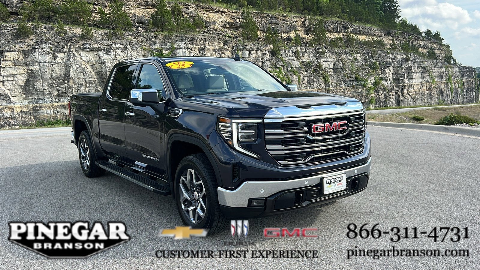2025 GMC Sierra 4WD Crew Cab Short Box SLT's photo