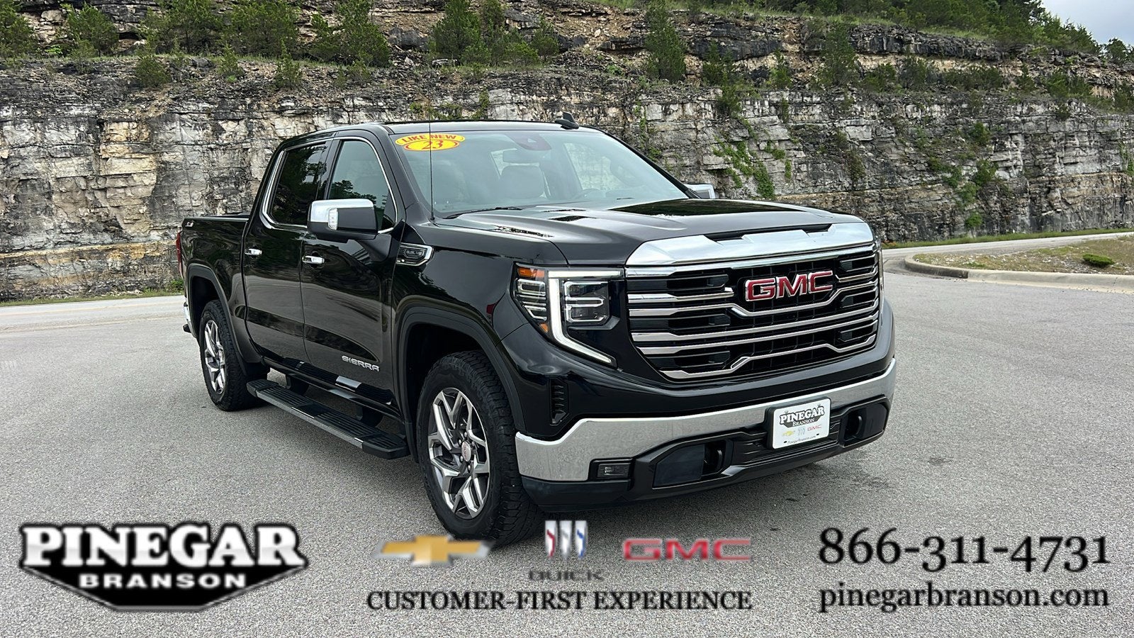 2023 GMC Sierra 4WD Crew Cab Short Box SLT's photo