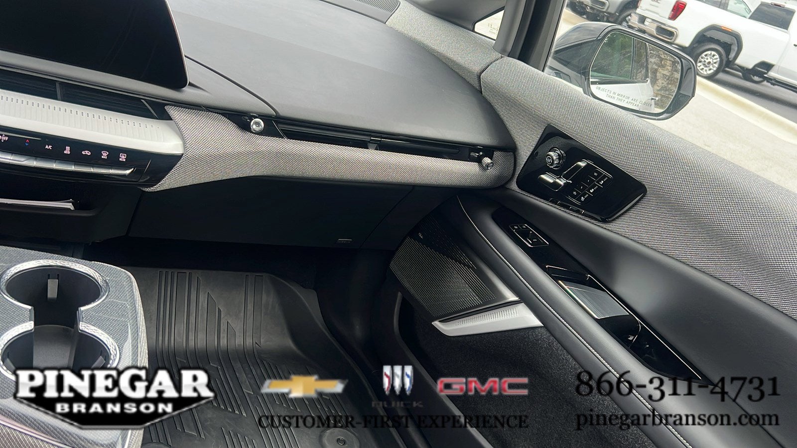 2025 Cadillac OPTIQ Luxury 2
