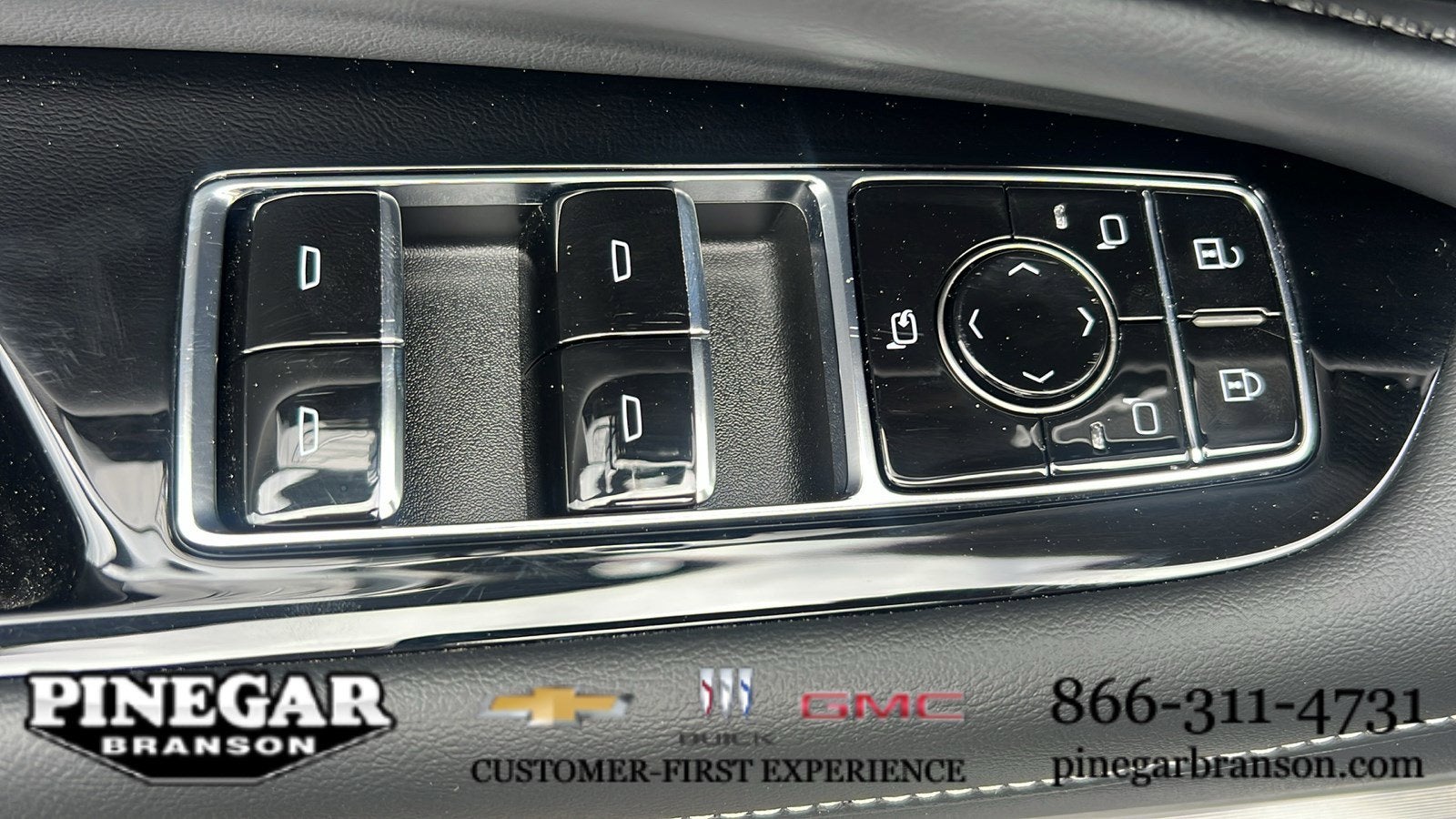 2025 Cadillac OPTIQ Luxury 2