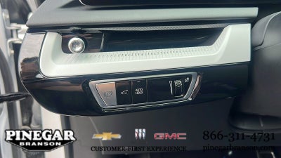 2025 Cadillac OPTIQ Luxury 2