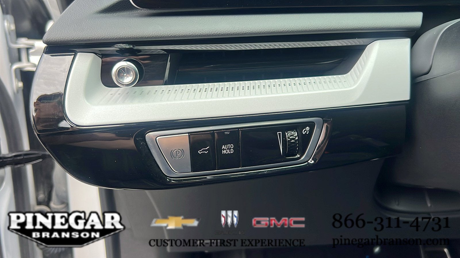 2025 Cadillac OPTIQ Luxury 2