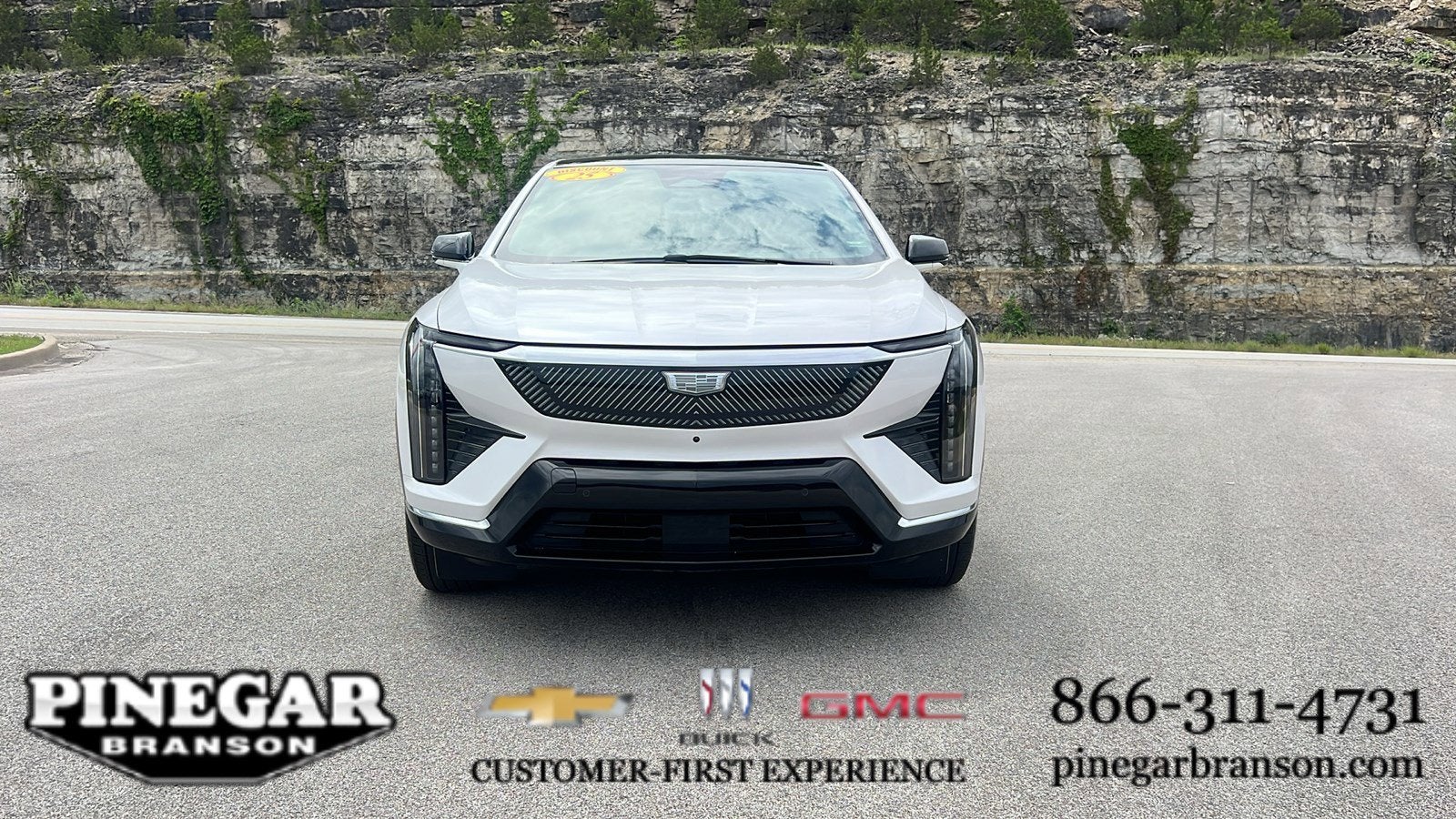 2025 Cadillac OPTIQ Luxury 2