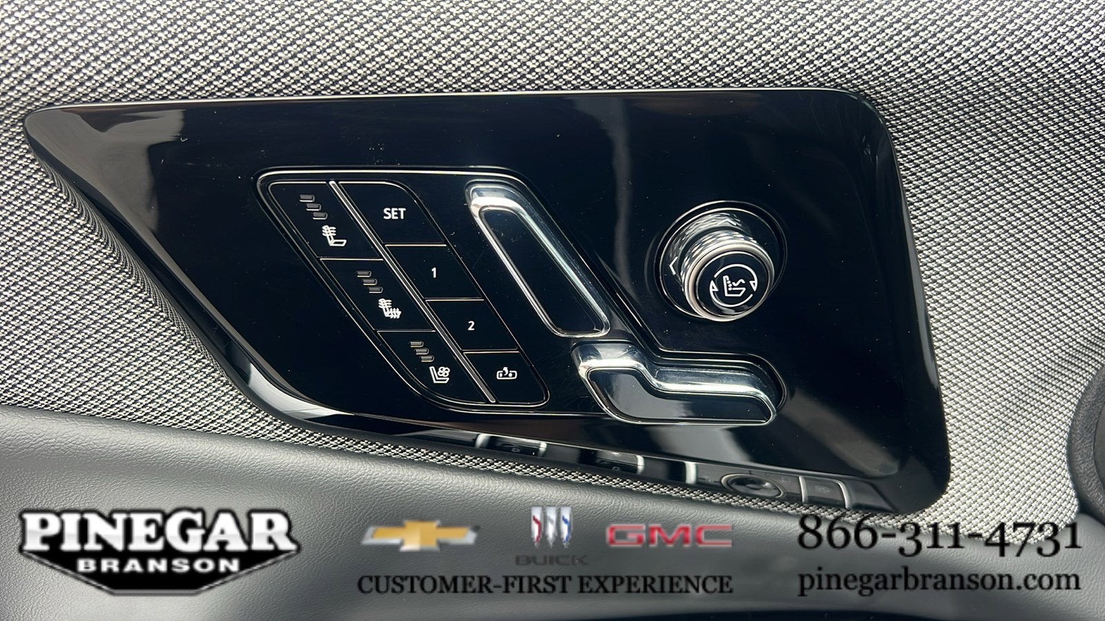 2025 Cadillac OPTIQ Luxury 2