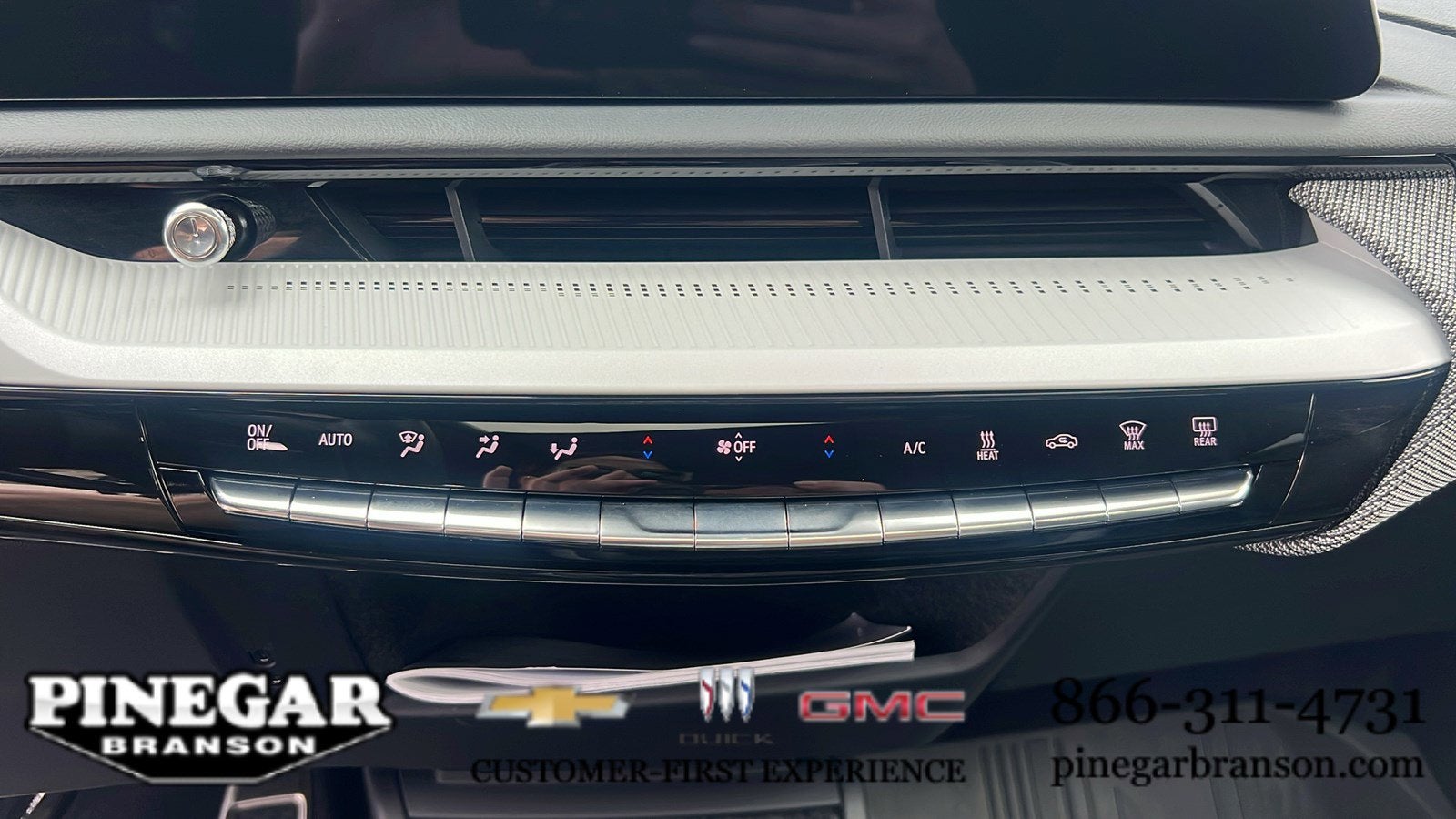 2025 Cadillac OPTIQ Luxury 2