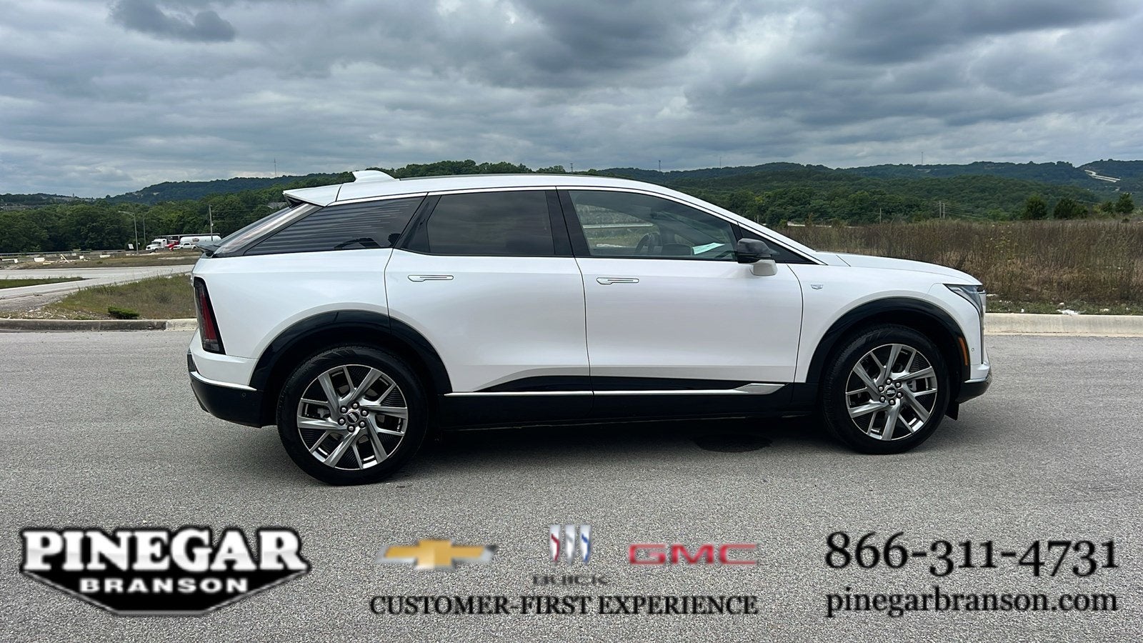 2025 Cadillac OPTIQ Luxury 2