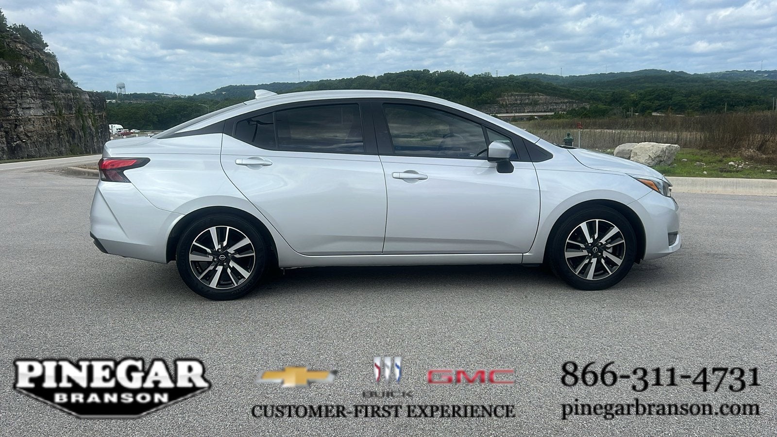2025 Nissan Versa SV
