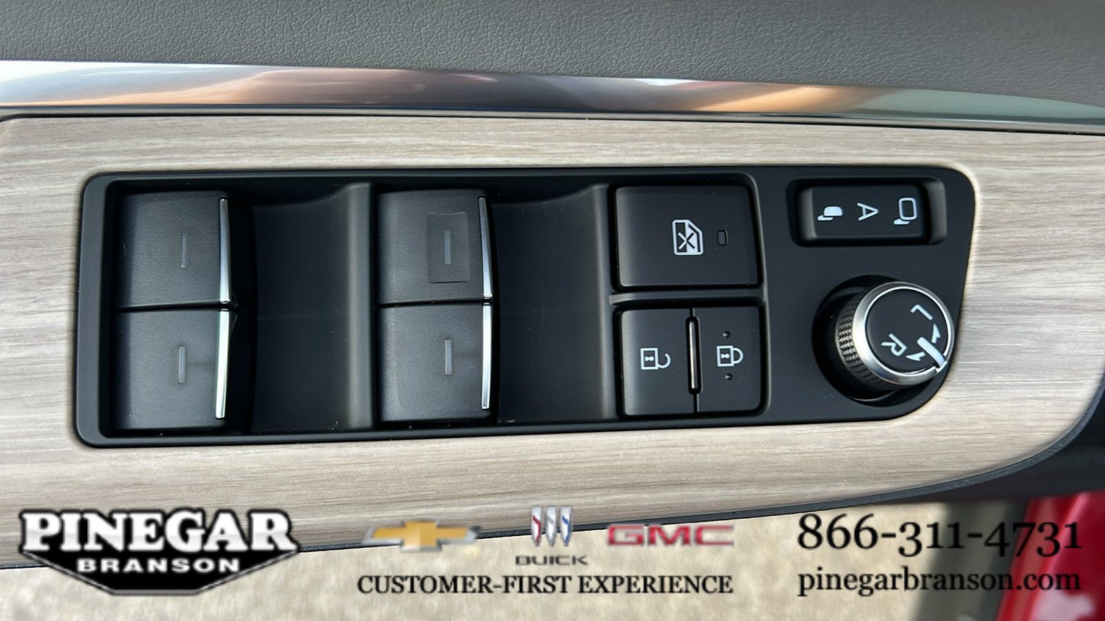 2024 Toyota Venza LE