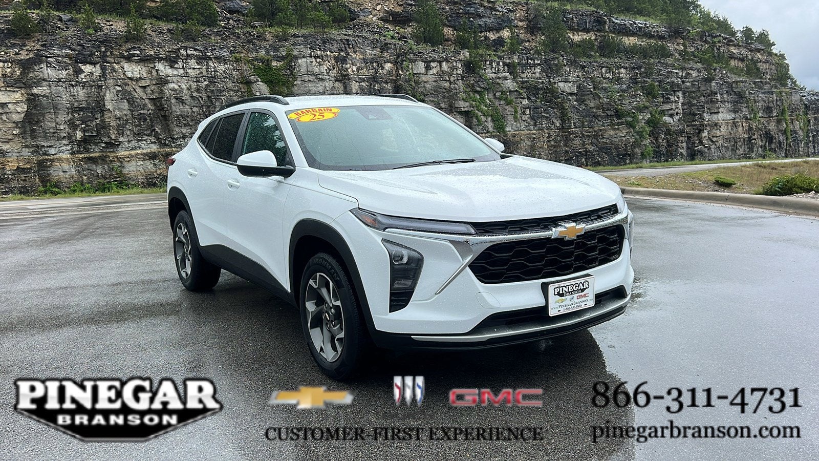 2025 Chevrolet Trax LT's photo