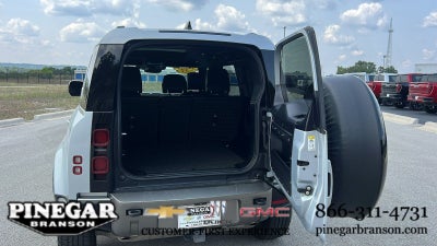 2023 Land Rover Defender X-Dynamic SE