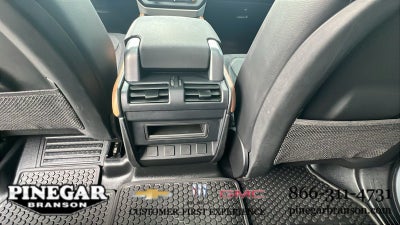 2023 Land Rover Defender X-Dynamic SE