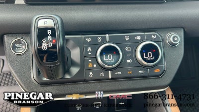 2023 Land Rover Defender X-Dynamic SE