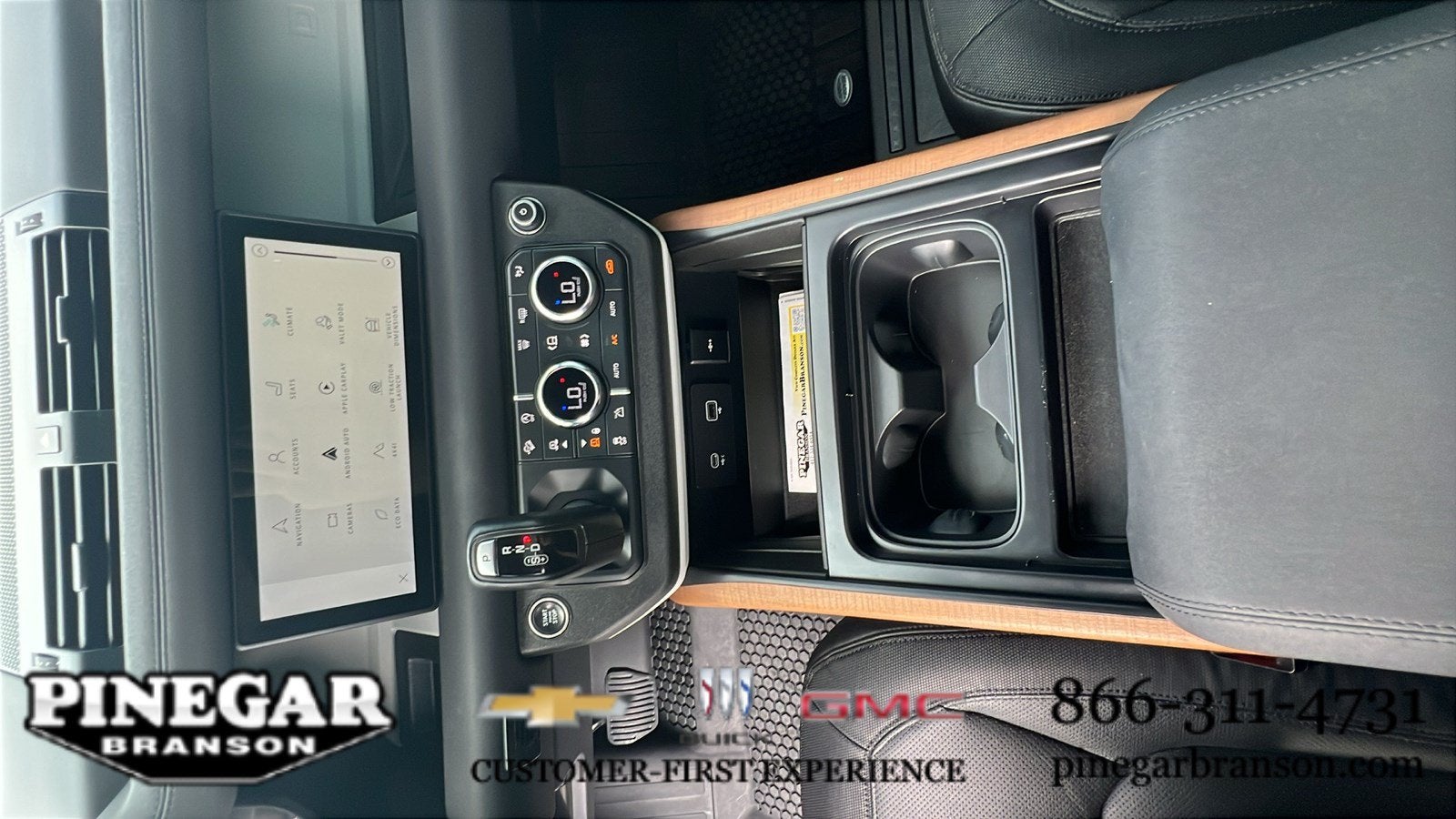 2023 Land Rover Defender X-Dynamic SE